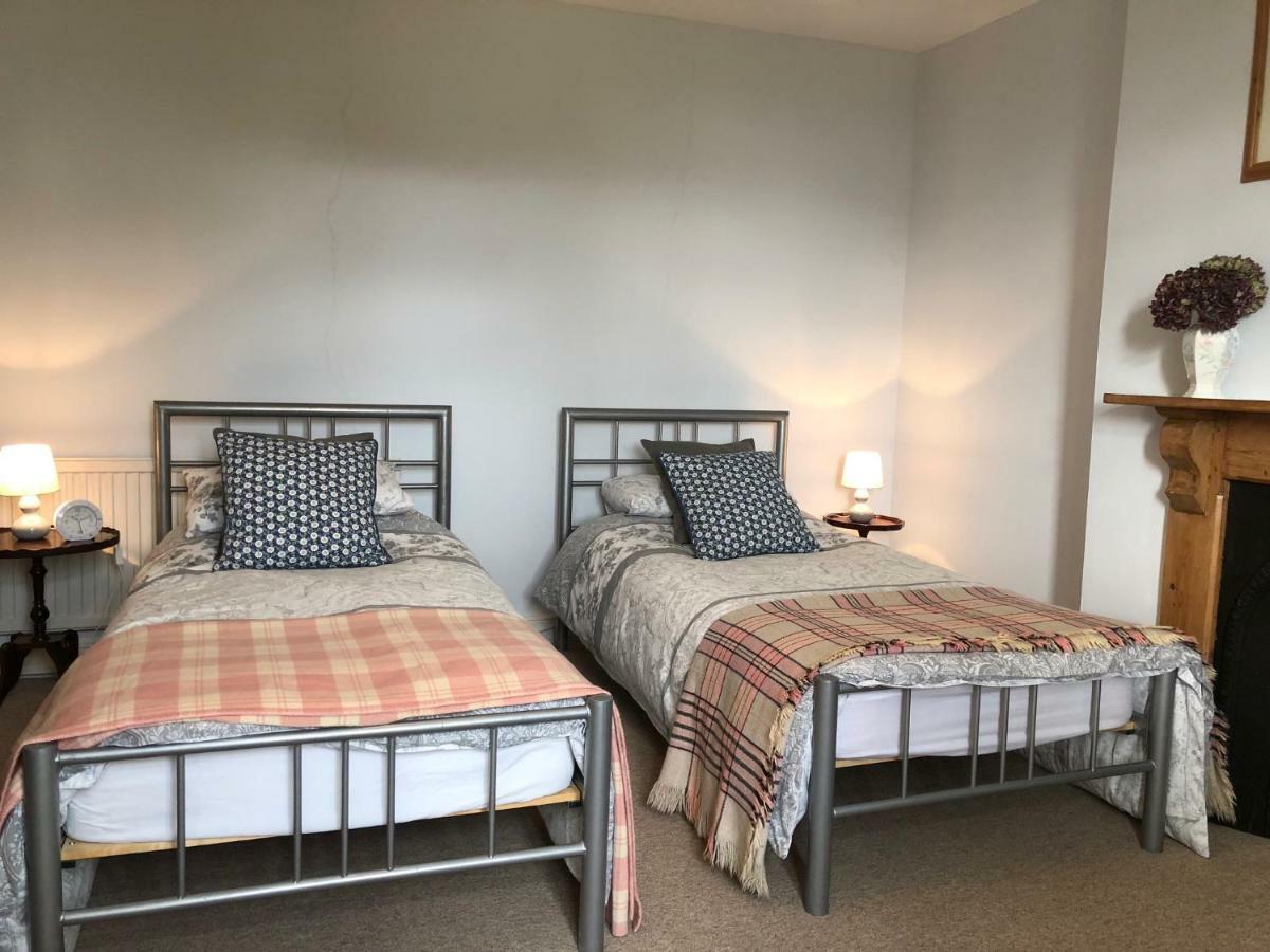 Cilwen Country House Bed And Breakfast Abernant Eksteriør bilde