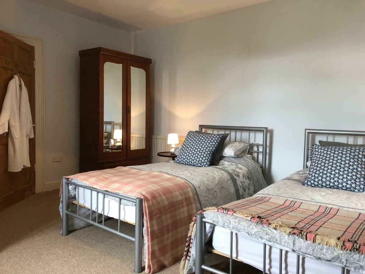 Cilwen Country House Bed And Breakfast Abernant Eksteriør bilde